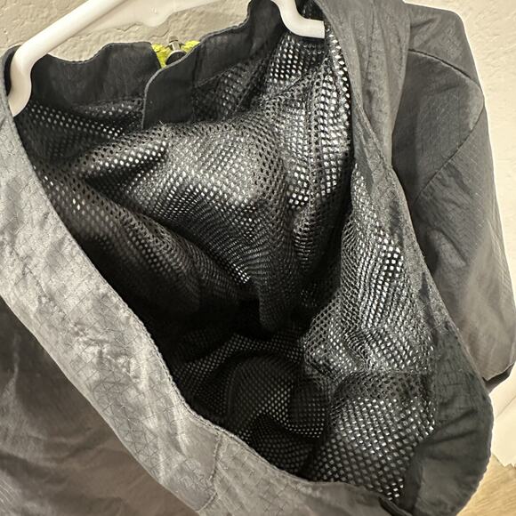 Columbia Black Windbreaker Hooded Jacket - Picture 7 of 7